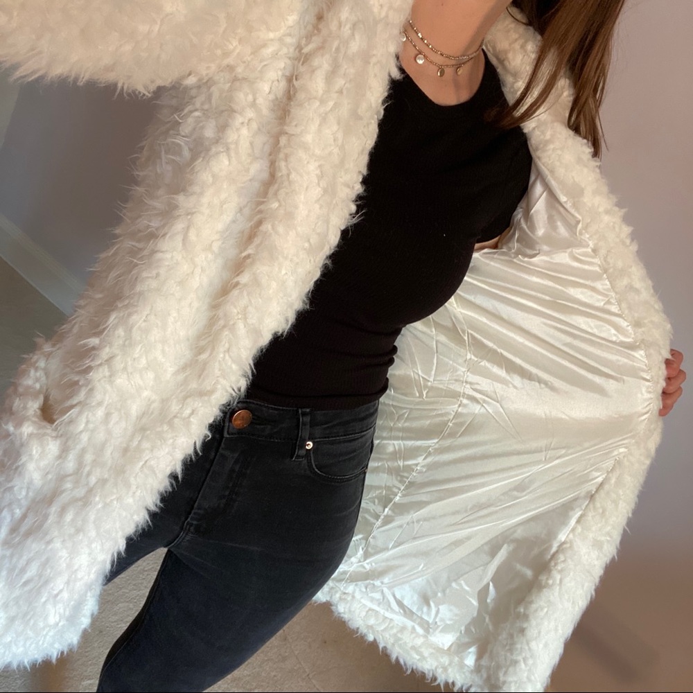LAST ONE!! Ivory Shaggy Faux Fur Coat - Picture 3 of 7